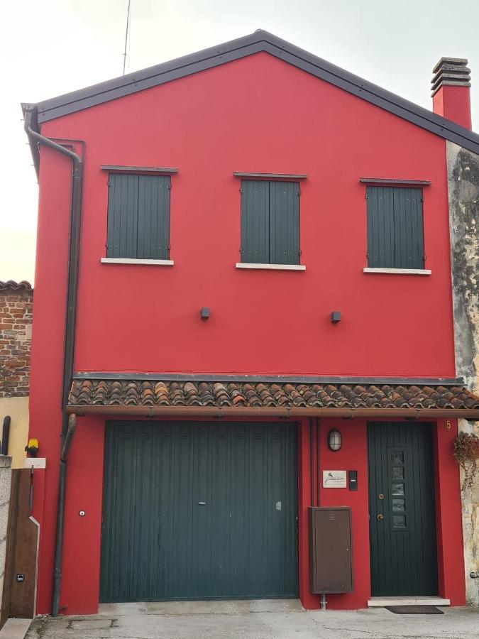 노알레 Novalesi Red House 빌라 외부 사진